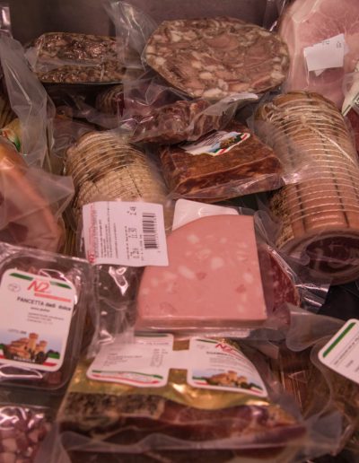 Spaccio salumificio a Modena